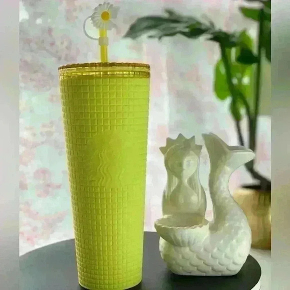 Starbucks Other - Starbucks Yellow grid 2023 Tumbler with Daisy straw topper